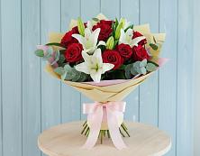 Букет цветов из:  Лилии и Розы в Ореховке