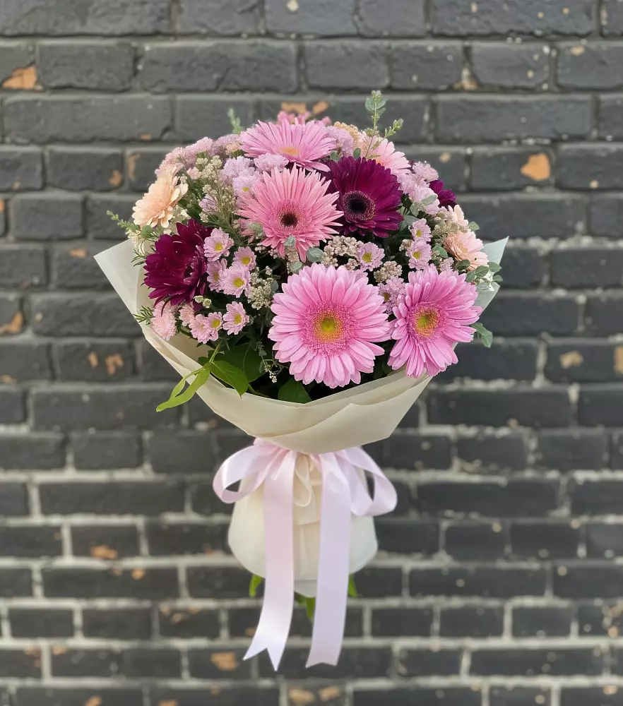 Букет цветов из: Герберы и Хризантемы в Ореховке