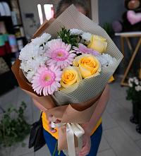 Букет цветов из:  Герберы, Розы и Хризантемы в Ореховке