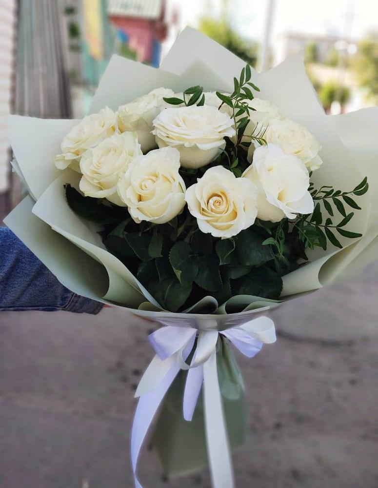 Букет Белые розы Проуд в Ореховке