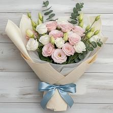 Букет цветов из:  Лизиантусы в Ореховке