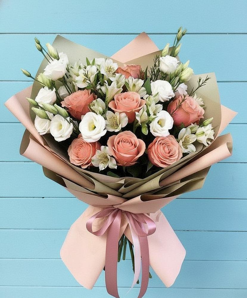 Букет цветов из: Розы, Альстромерии и Лизиантусы в Ореховке