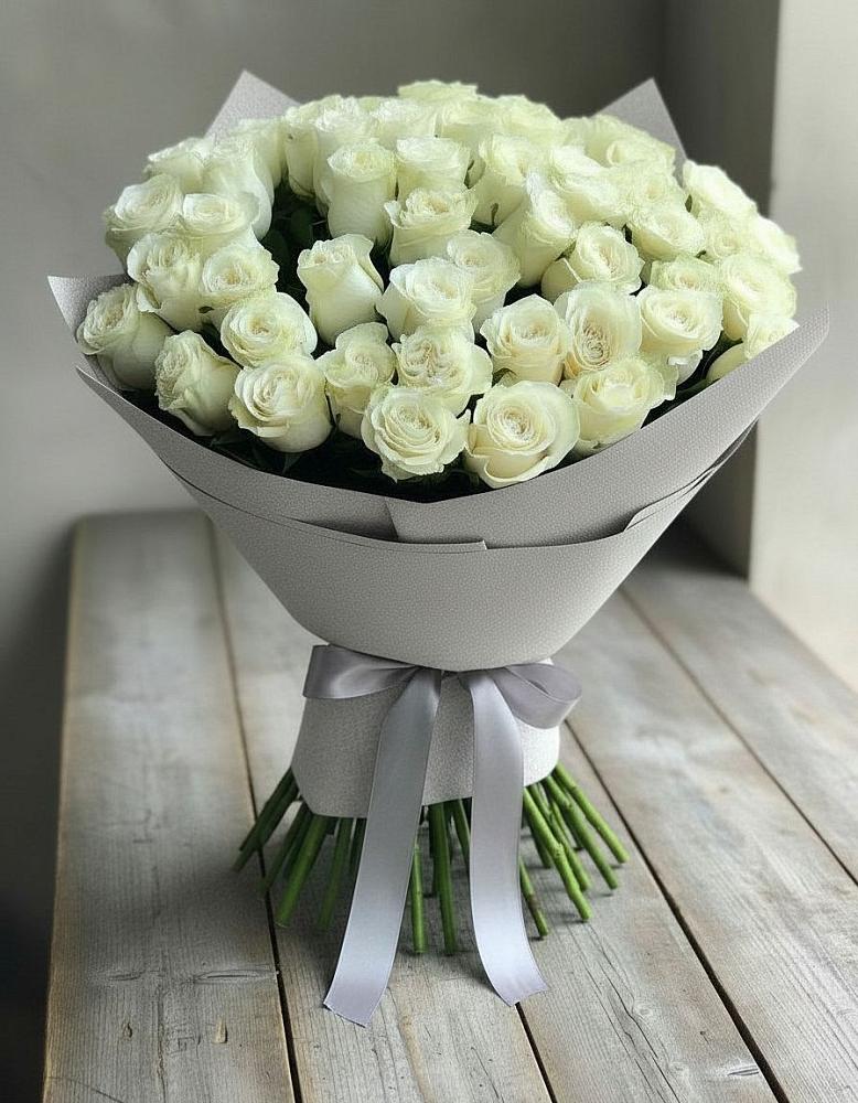Букет 35 Белых роз в Ореховке