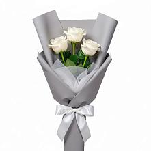 Букет 3 белые розы в Ореховке