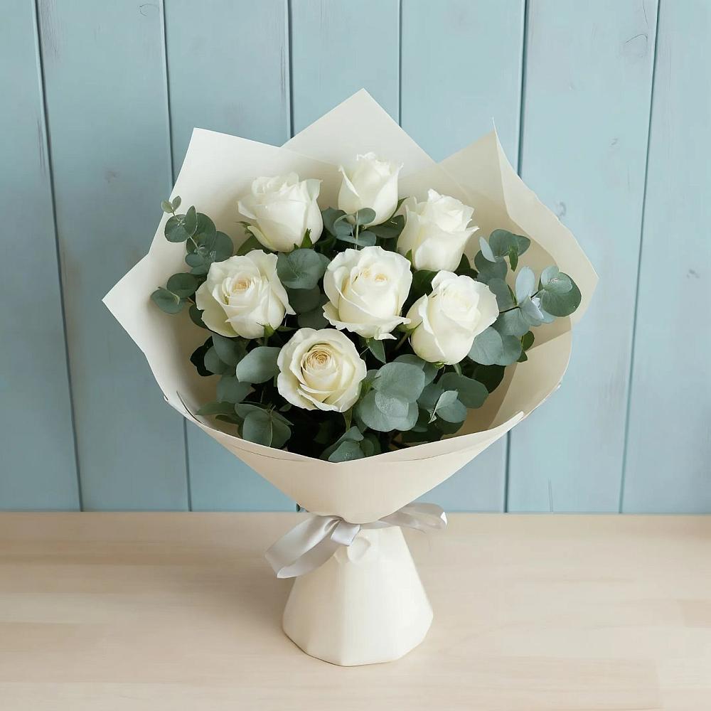 Букет Белые розы в Эвкалипте в Ореховке