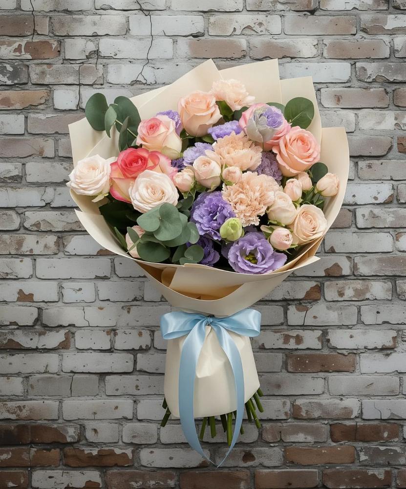 Букет цветов из: Розы, Лизиантусы и Гвоздики в Ореховке