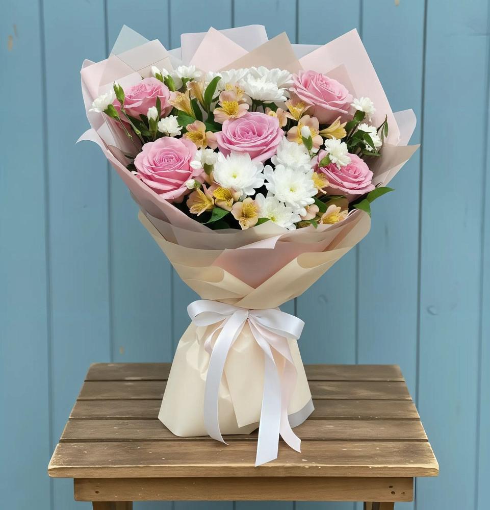 Букет цветов из: Гвоздики, Орхидеи и Розы в Ореховке