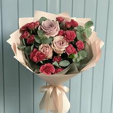 Букет цветов из:  Гвоздики и Розы в Ореховке
