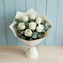 Букет Белые розы в Эвкалипте в Ореховке