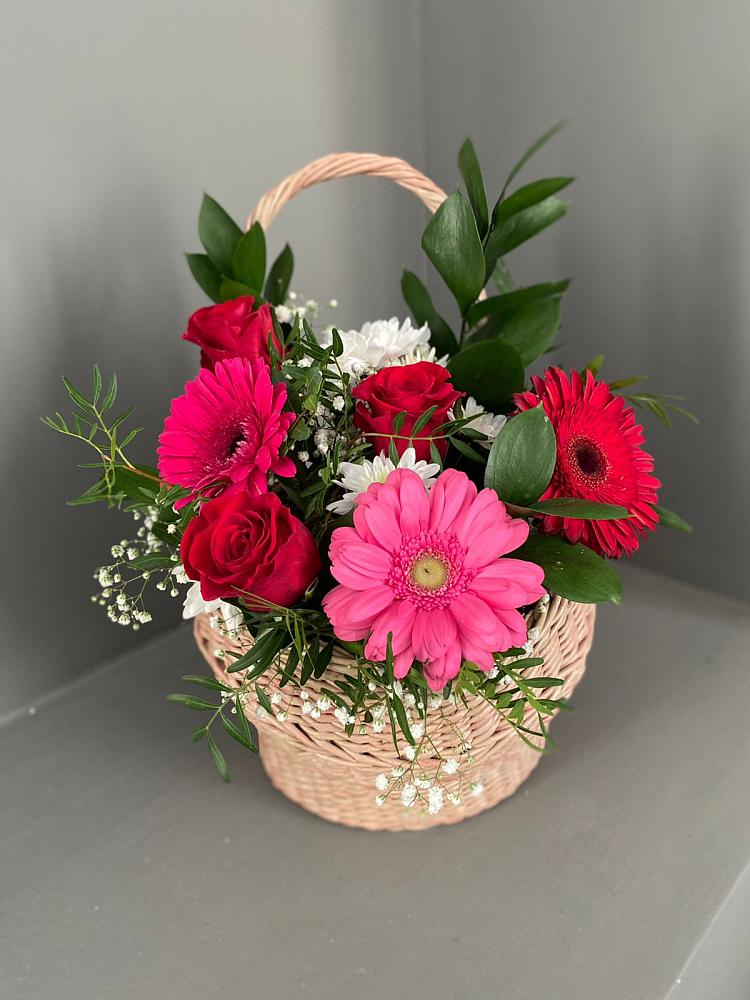 Цветочная композиция из Розы, Хризантемы и Герберы в корзине в Ореховке
