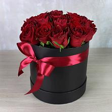 Цветочная композиция из Розы в шляпной коробке в Ореховке