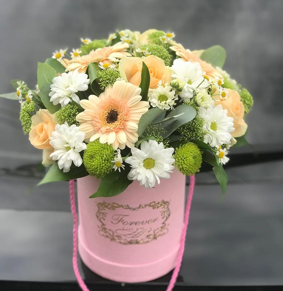 Цветочная композиция из Розы, Герберы и Хризантемы в шляпной коробке в Ореховке