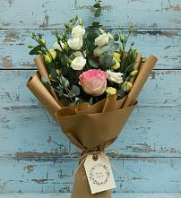 Букет цветов из:  Розы и Лизиантусы в Ореховке