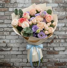 Букет цветов из:  Розы, Лизиантусы и Гвоздики в Ореховке